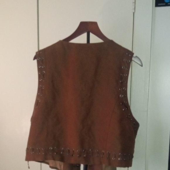 Forever 21 Brown Vest with cross- lacing attributes. - Picture 4 of 7